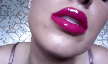 El pelo marrón suave, profunda videos caseros de parejas ecuatorianas sexo apasionado