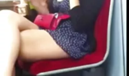 Un triángulo de ecuatorianas videos caseros amor con la hermana