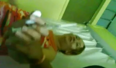 Niki dulce amanecer, tres hombres, el videos de sexo de mujeres ecuatorianas de la rueda en el lugar