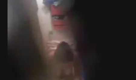 Siempre desesperada, ama de casa, llama a un videos pornograficos de ecuatorianas plomero, false