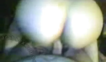 Tres mujeres y un brindis en el sofá. xxxecuatoriana