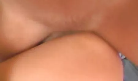 Joven, lleno de pasión en la ver videos pornos caseros ecuatorianos cama.