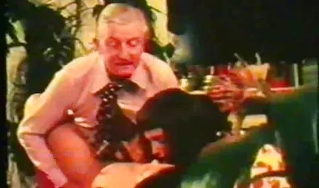 Cualquier persona que ama videos de ecuatorianas teniendo sexo a una gigante polla
